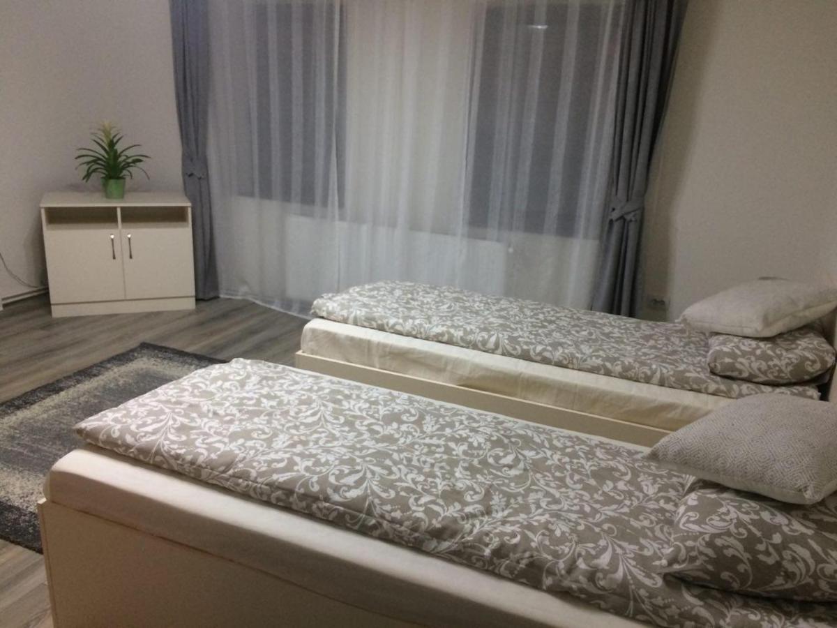 Warm Studio Σίμπιου Εξωτερικό φωτογραφία